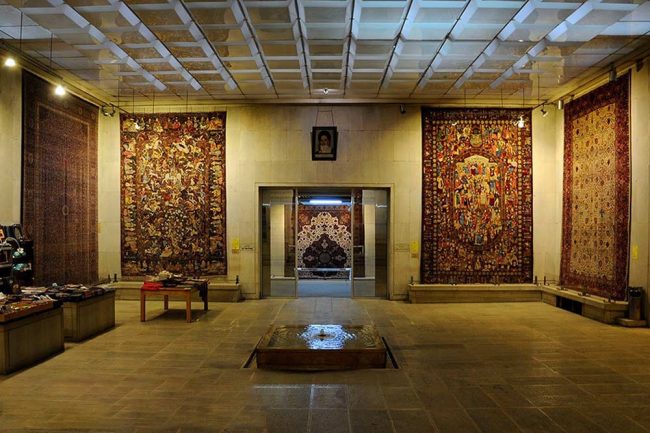 آثار موزه فرش ایران
